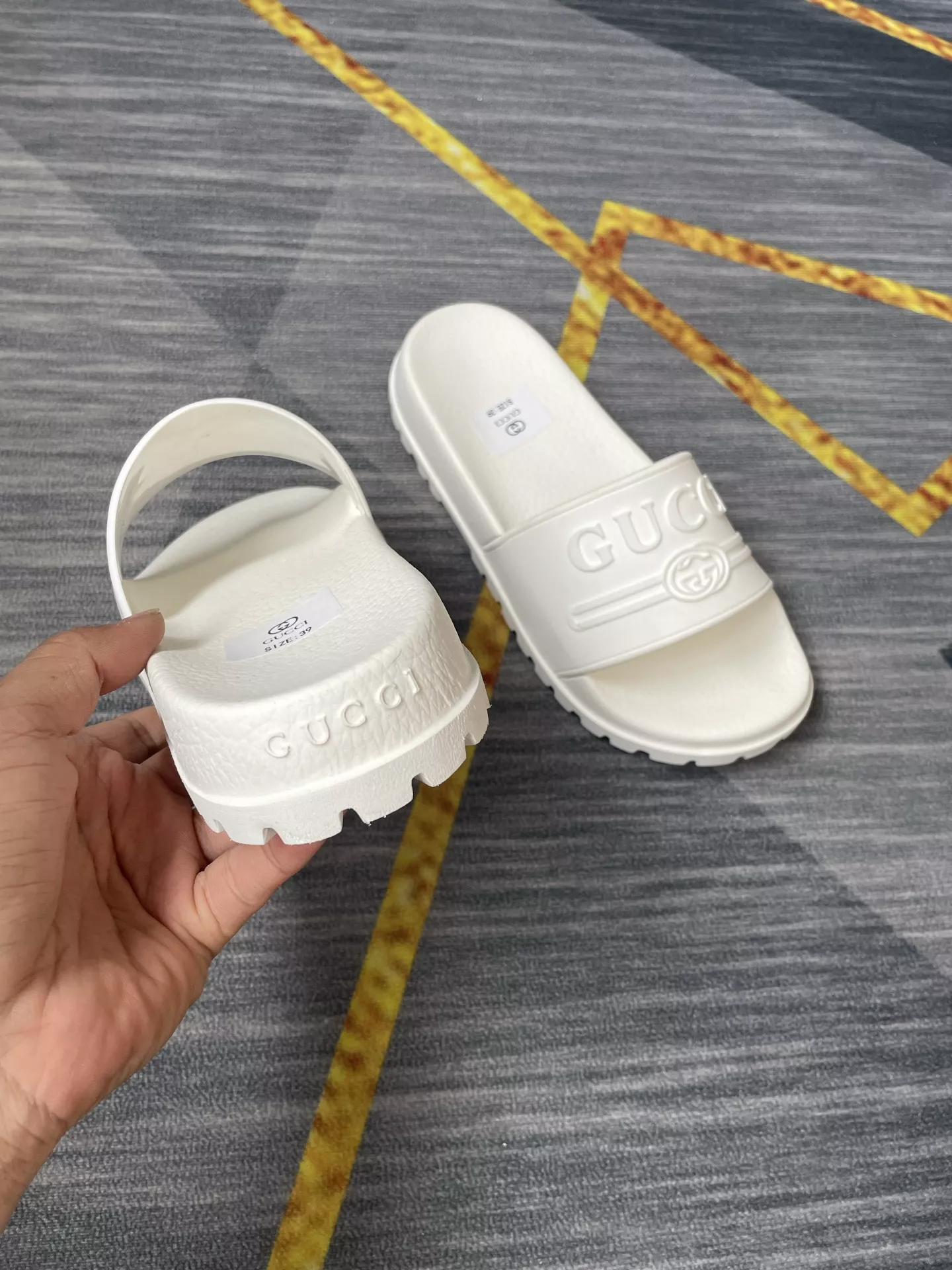 Gucci Slippers For Men Classic 4191
