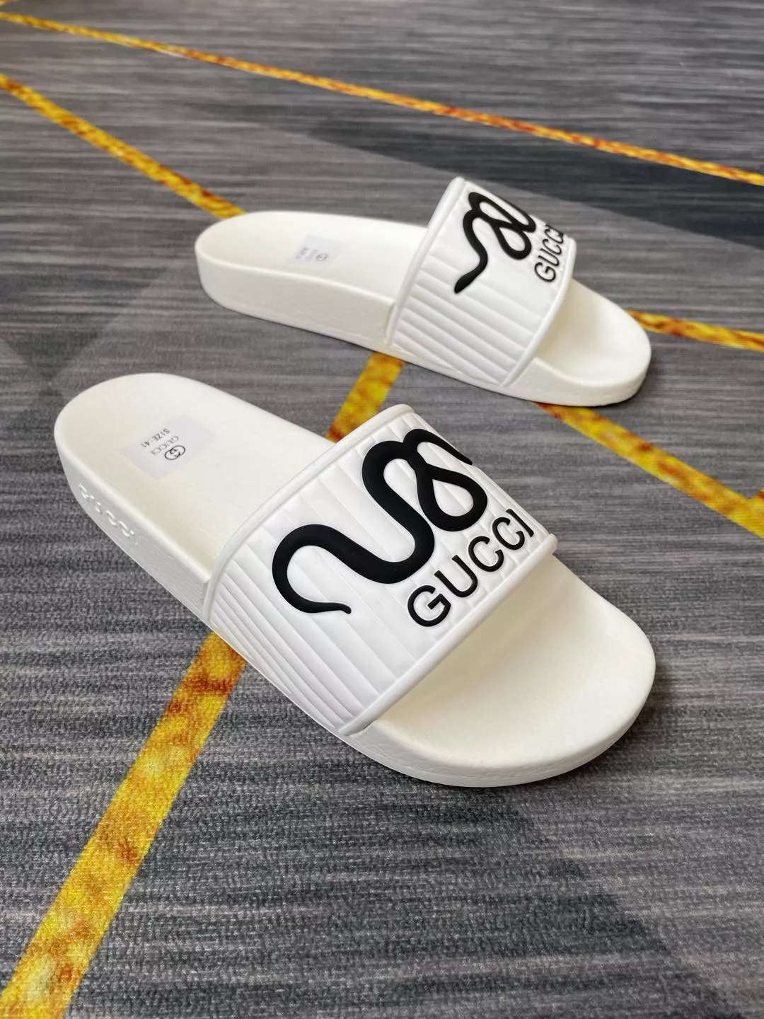 Gucci Slippers For Men Comfortable 8835