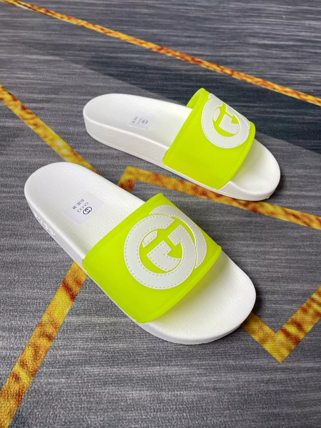 Gucci Slippers For Men Compact 3419