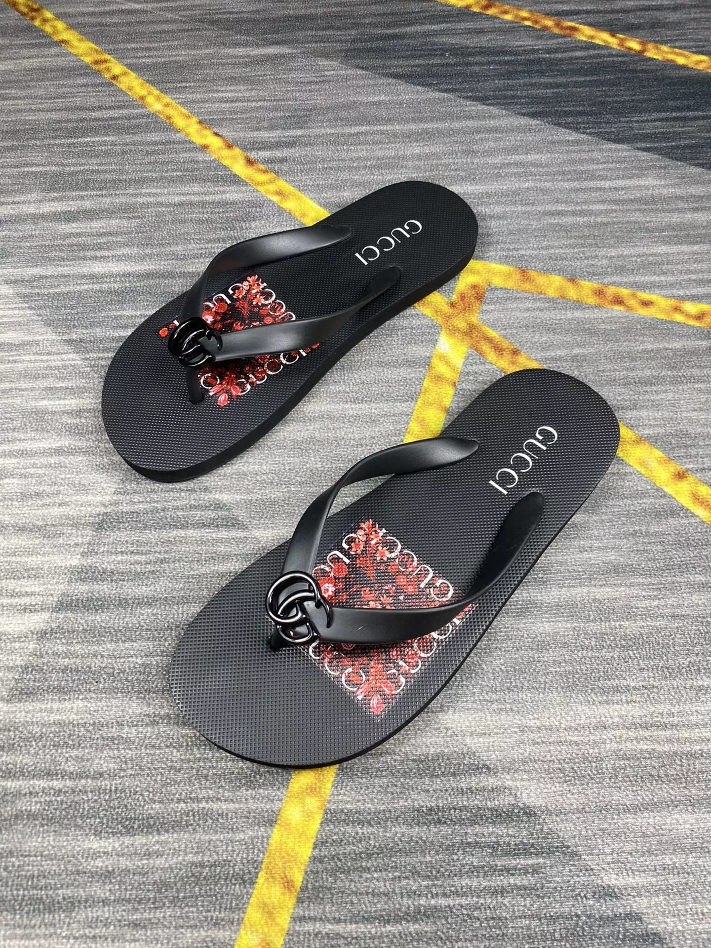 Gucci Slippers For Men Durable 1746