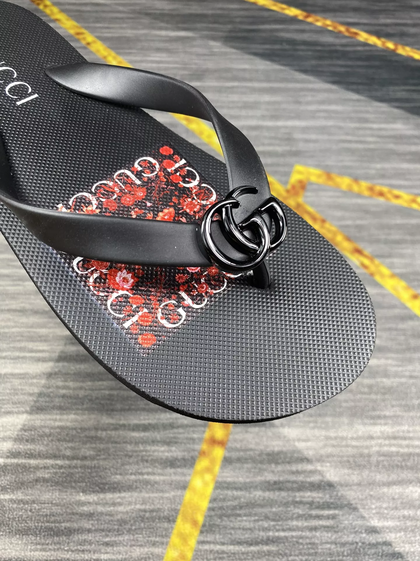 Gucci Slippers For Men Durable 1746