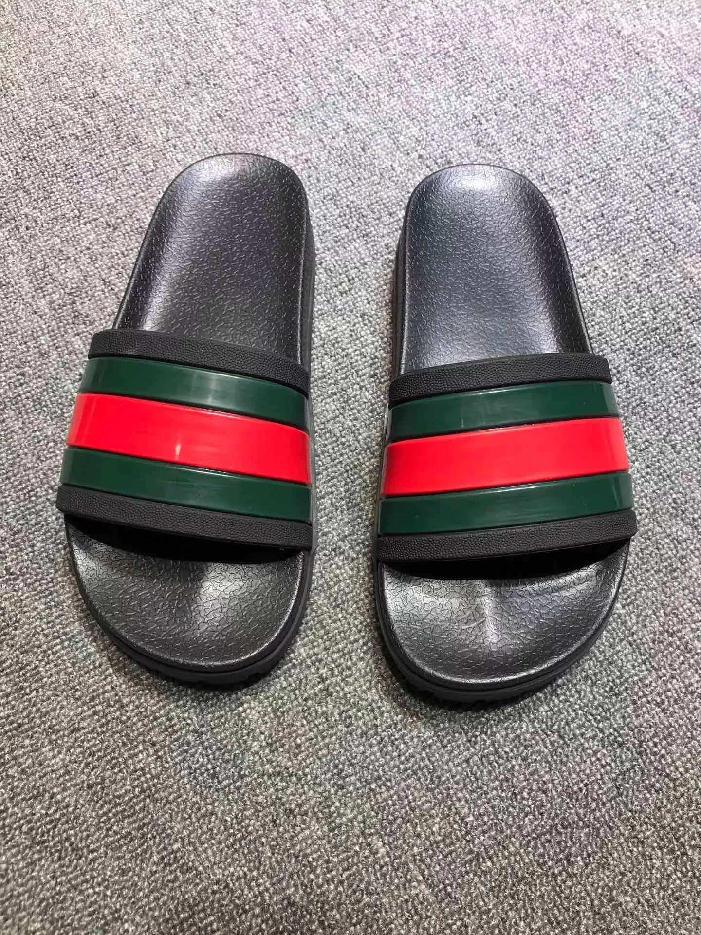 Gucci Slippers For Men Durable 6262