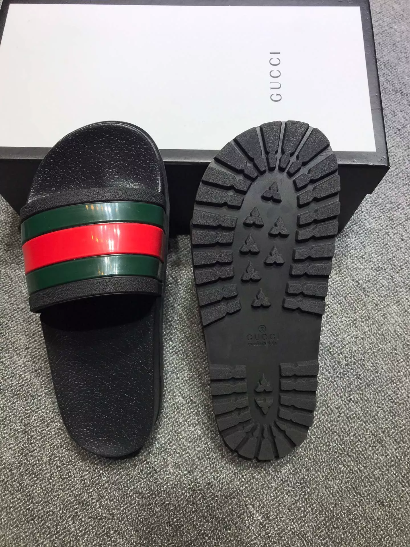 Gucci Slippers For Men Durable 6262