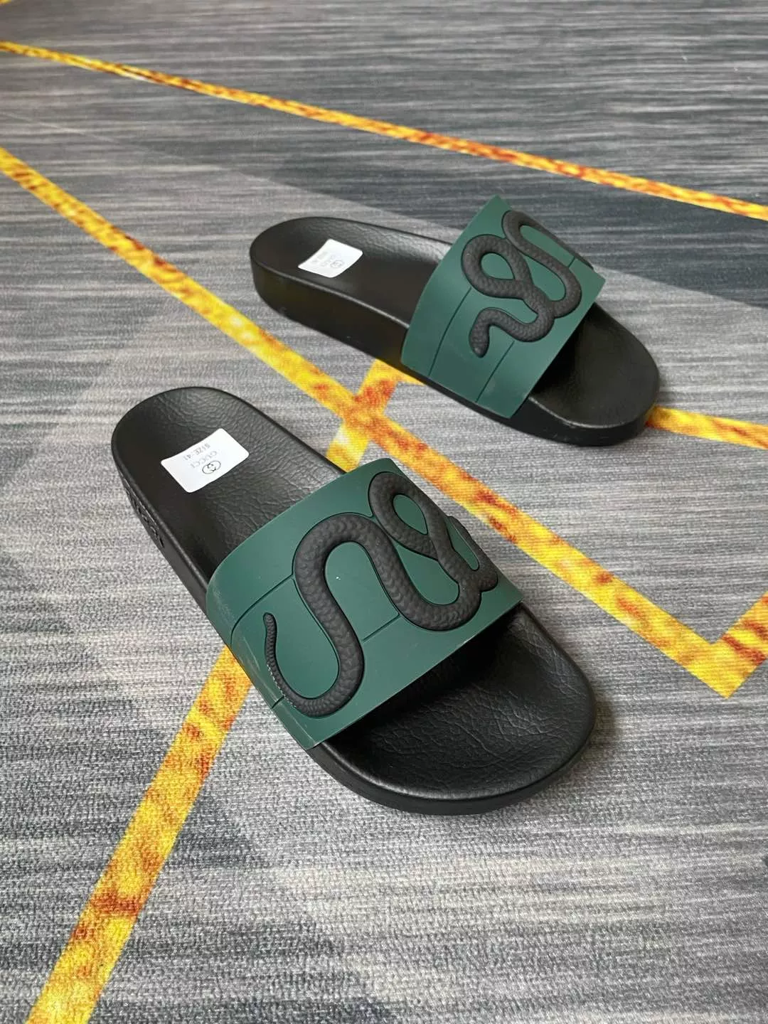 Gucci Slippers For Men EasyMatch 7789