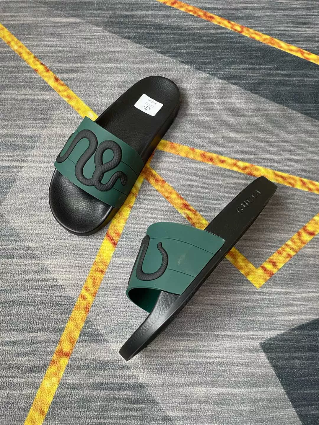 Gucci Slippers For Men EasyMatch 7789