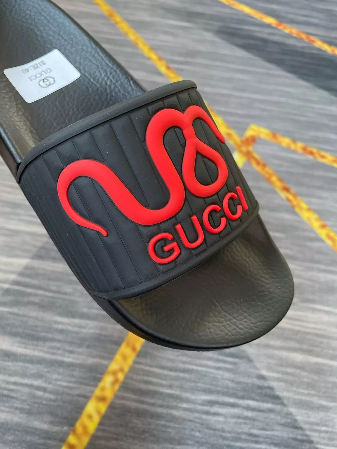 Gucci Slippers For Men Fashionable 6515