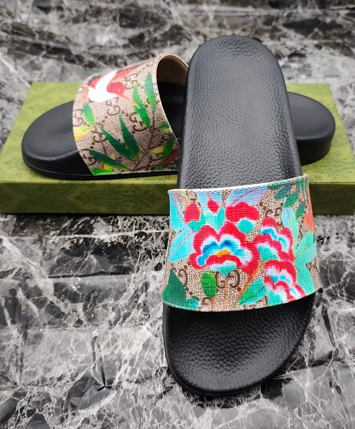 Gucci Slippers For Men Fashionable 6527