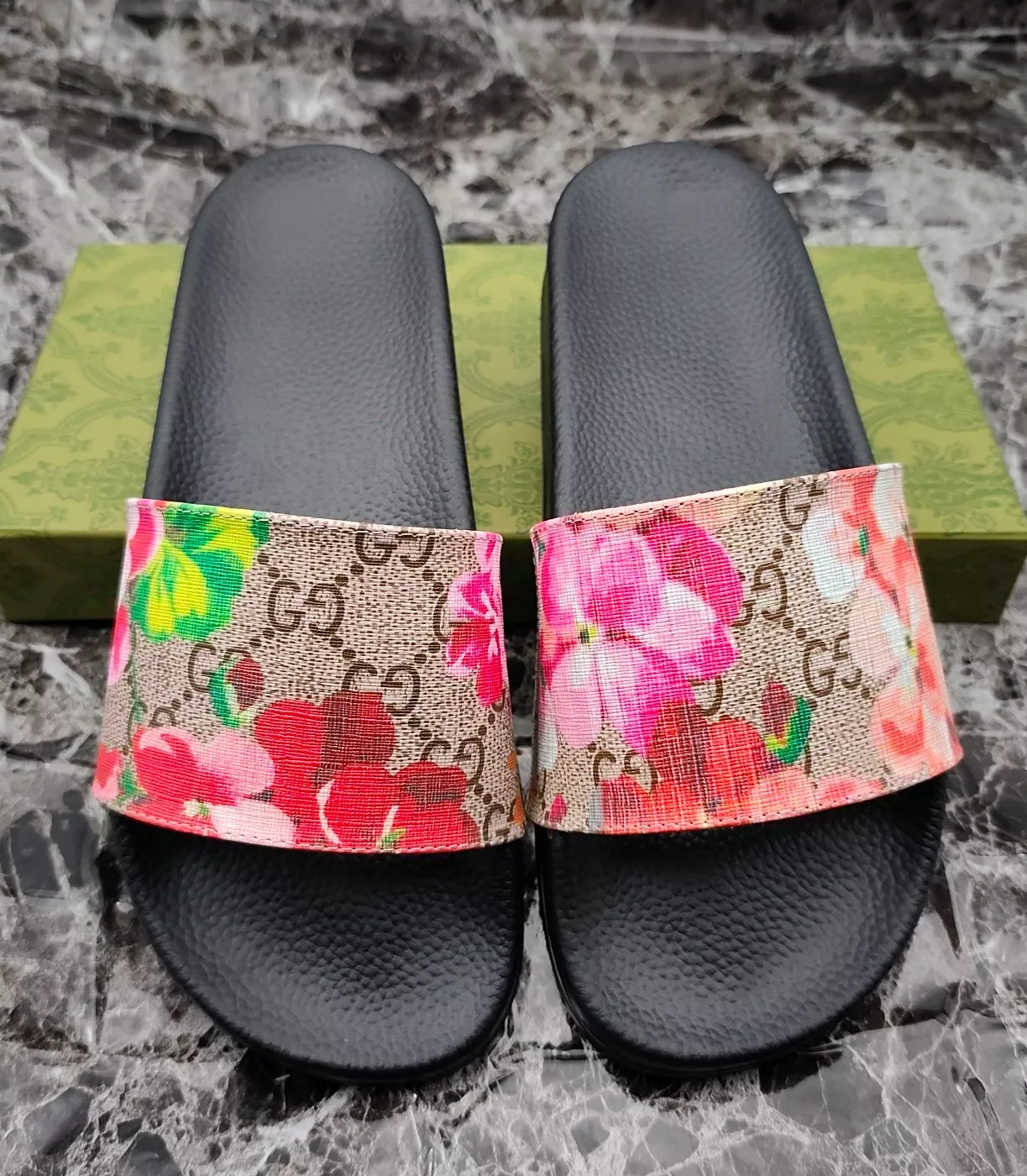 Gucci Slippers For Men Fashionable 7906
