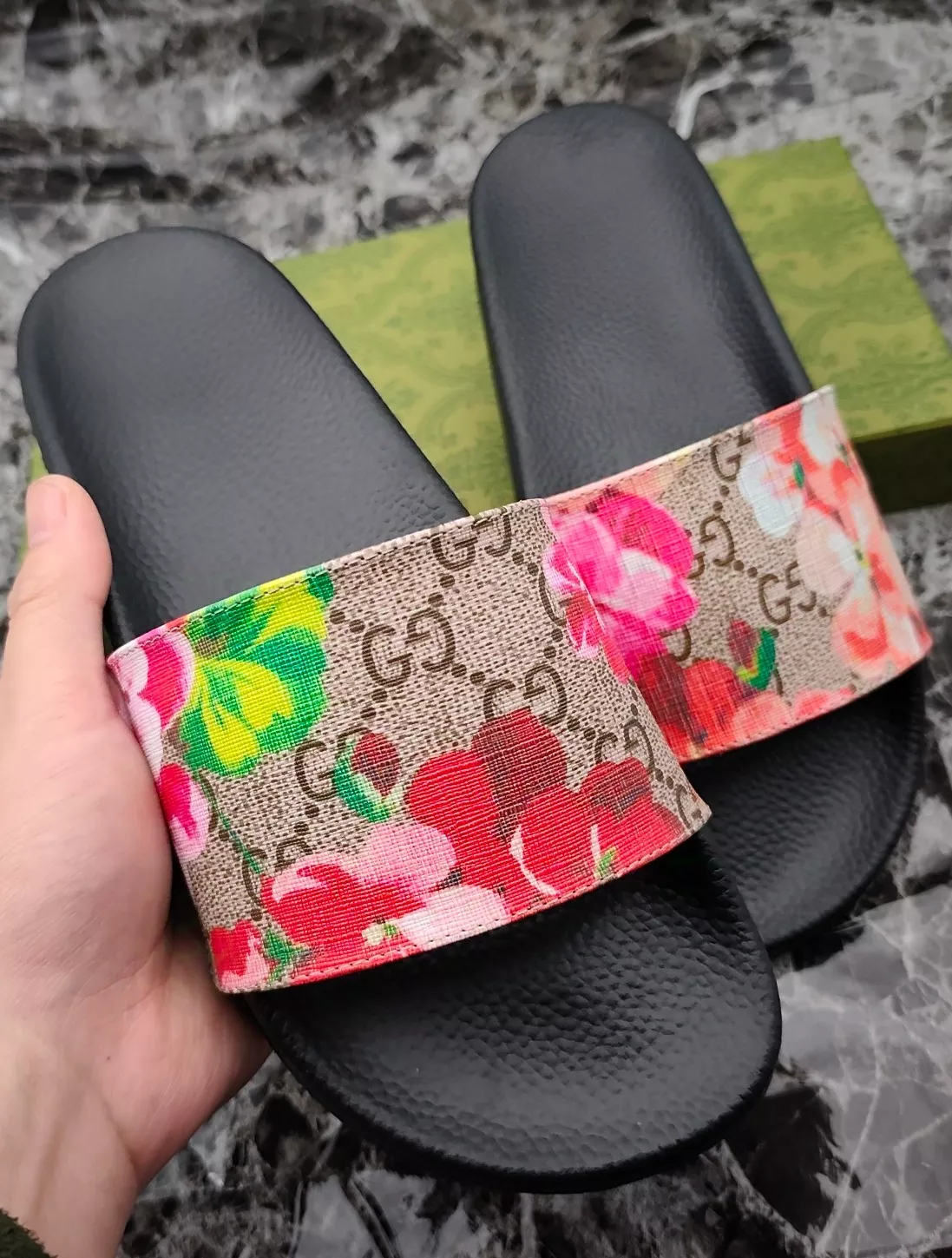 Gucci Slippers For Men Fashionable 7906