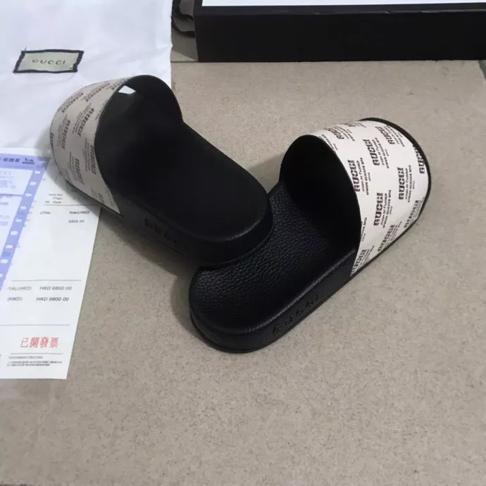 Gucci Slippers For Men Flexible 2811