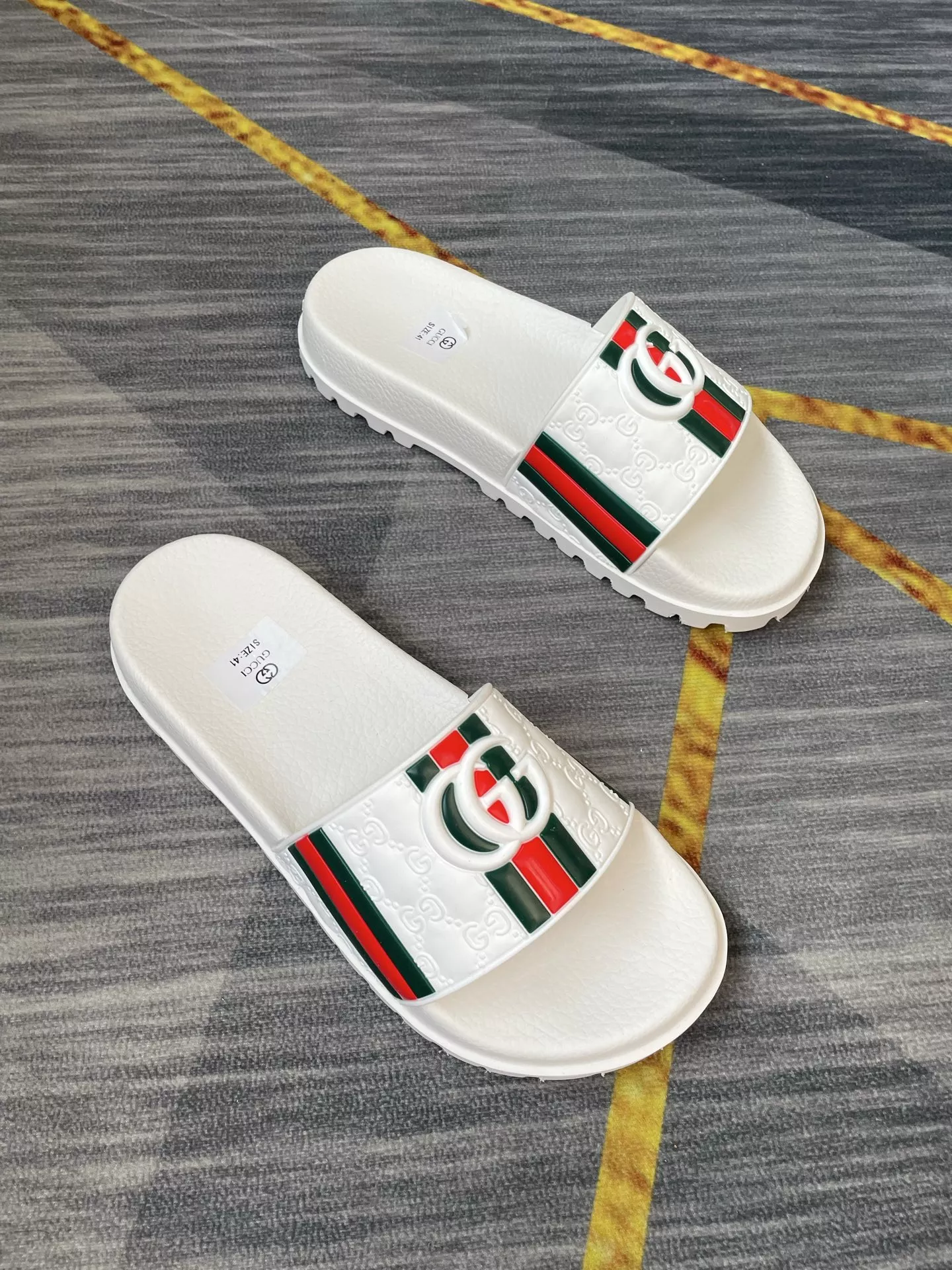 Gucci Slippers For Men Functional 5582