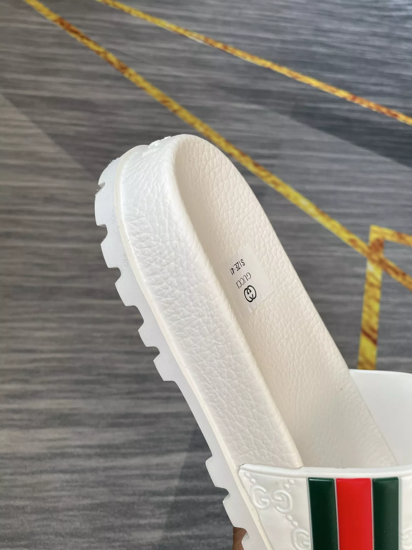 Gucci Slippers For Men Functional 5582