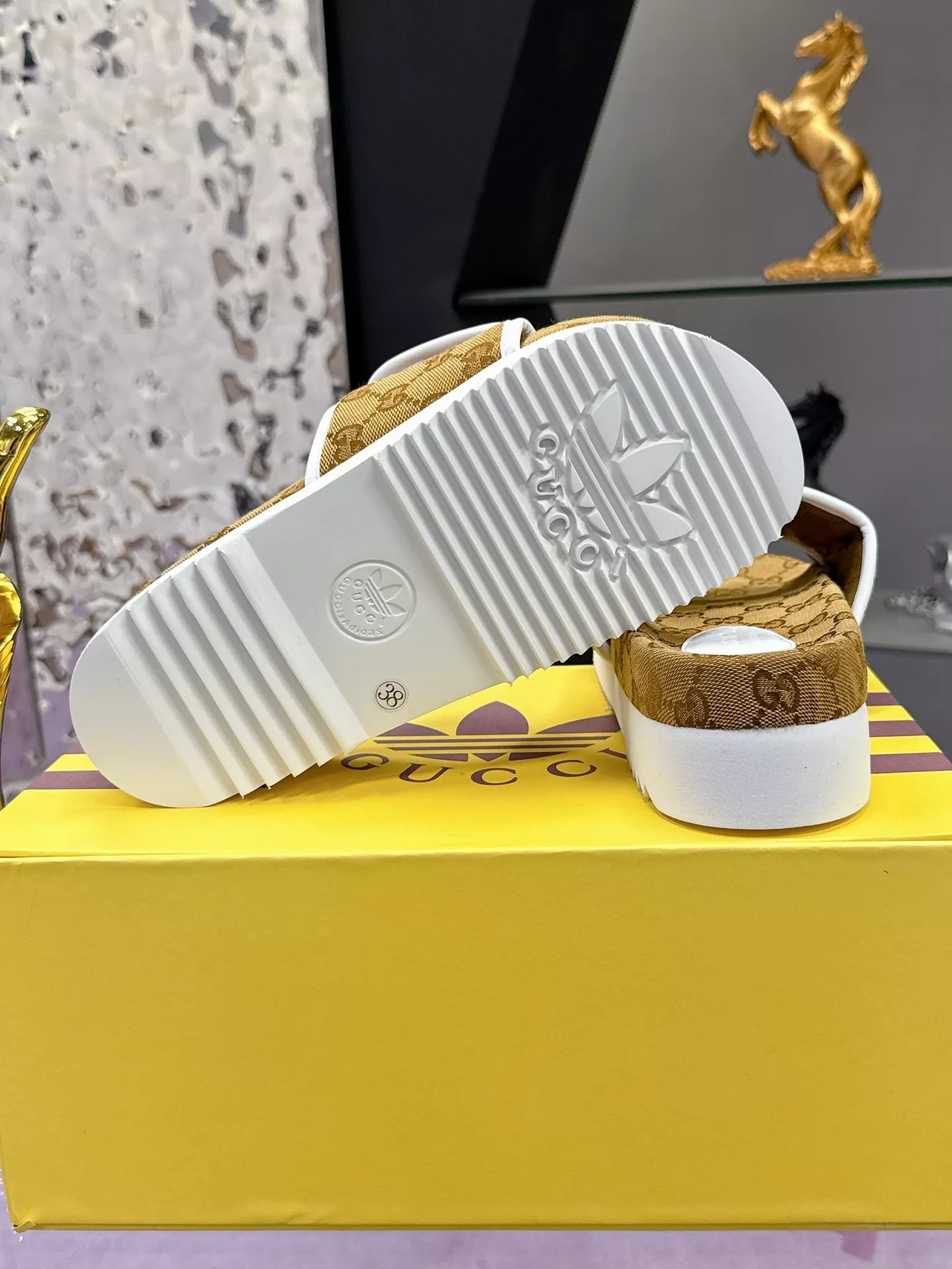 Gucci Slippers For Men Functional 6986