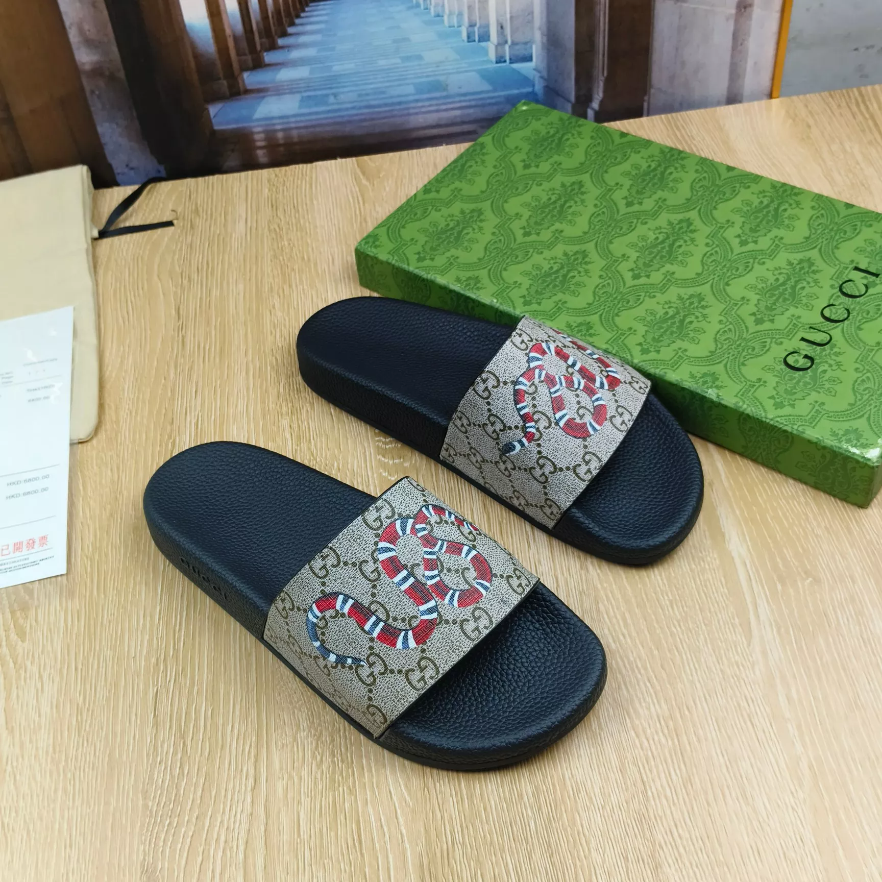Gucci Slippers For Men Functional 9393