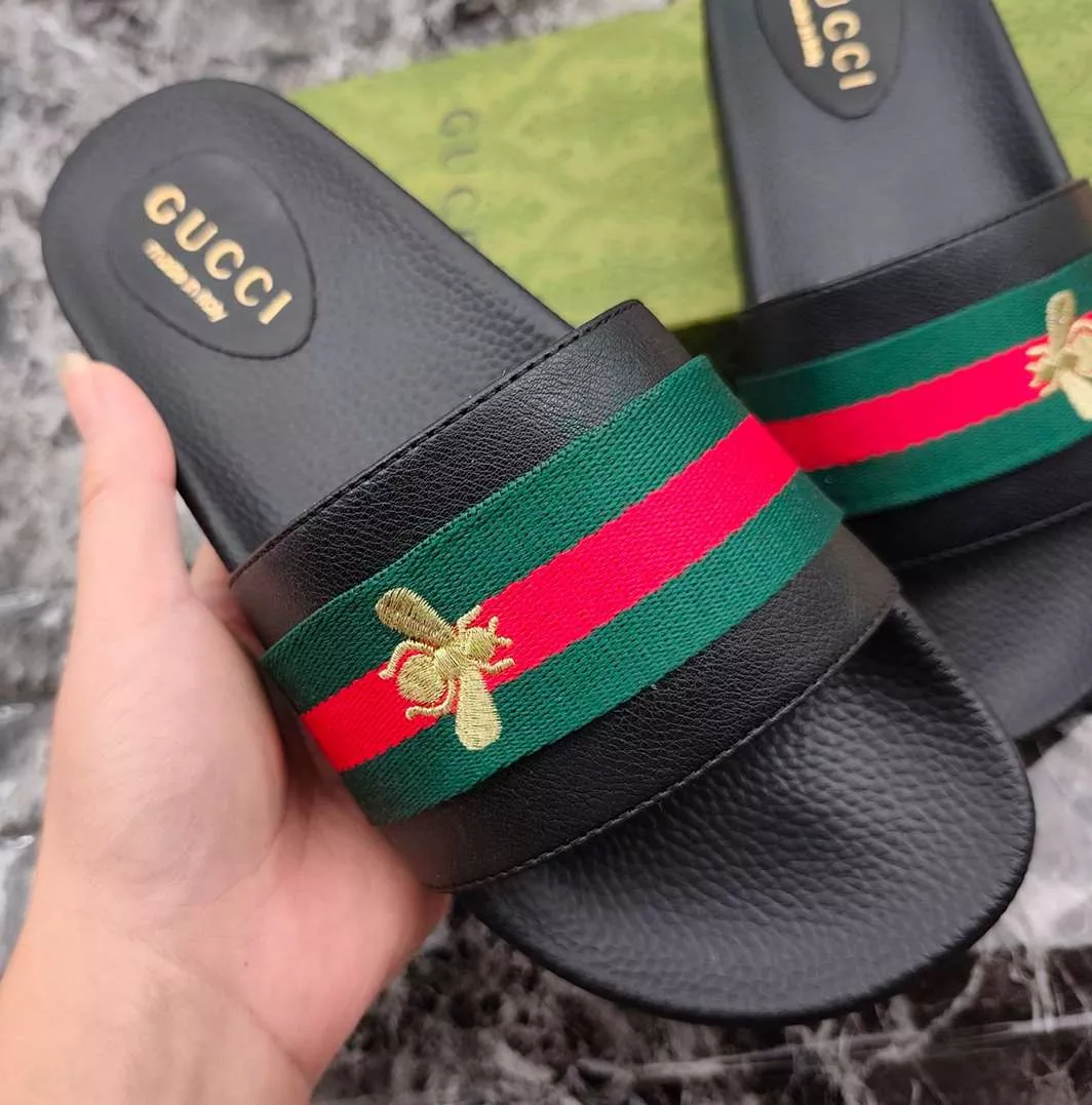 Gucci Slippers For Men Minimalist 1066