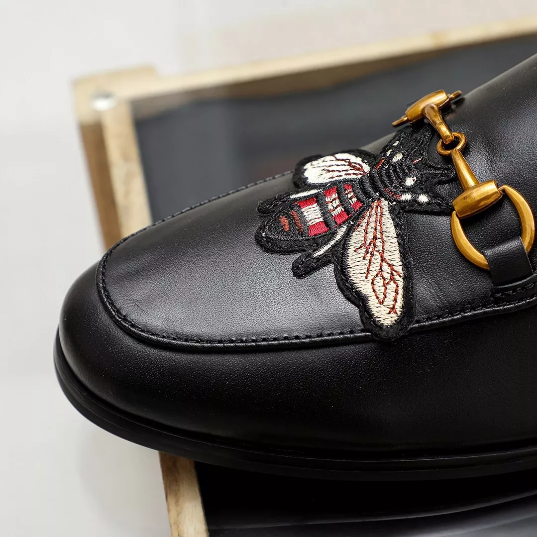 Gucci Slippers For Men Minimalist 4746