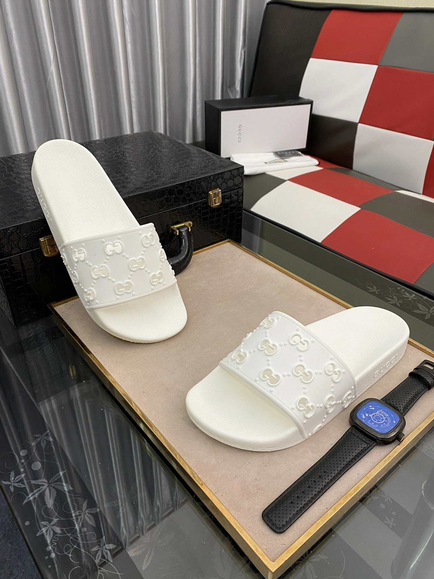 Gucci Slippers For Men Minimalist 6640