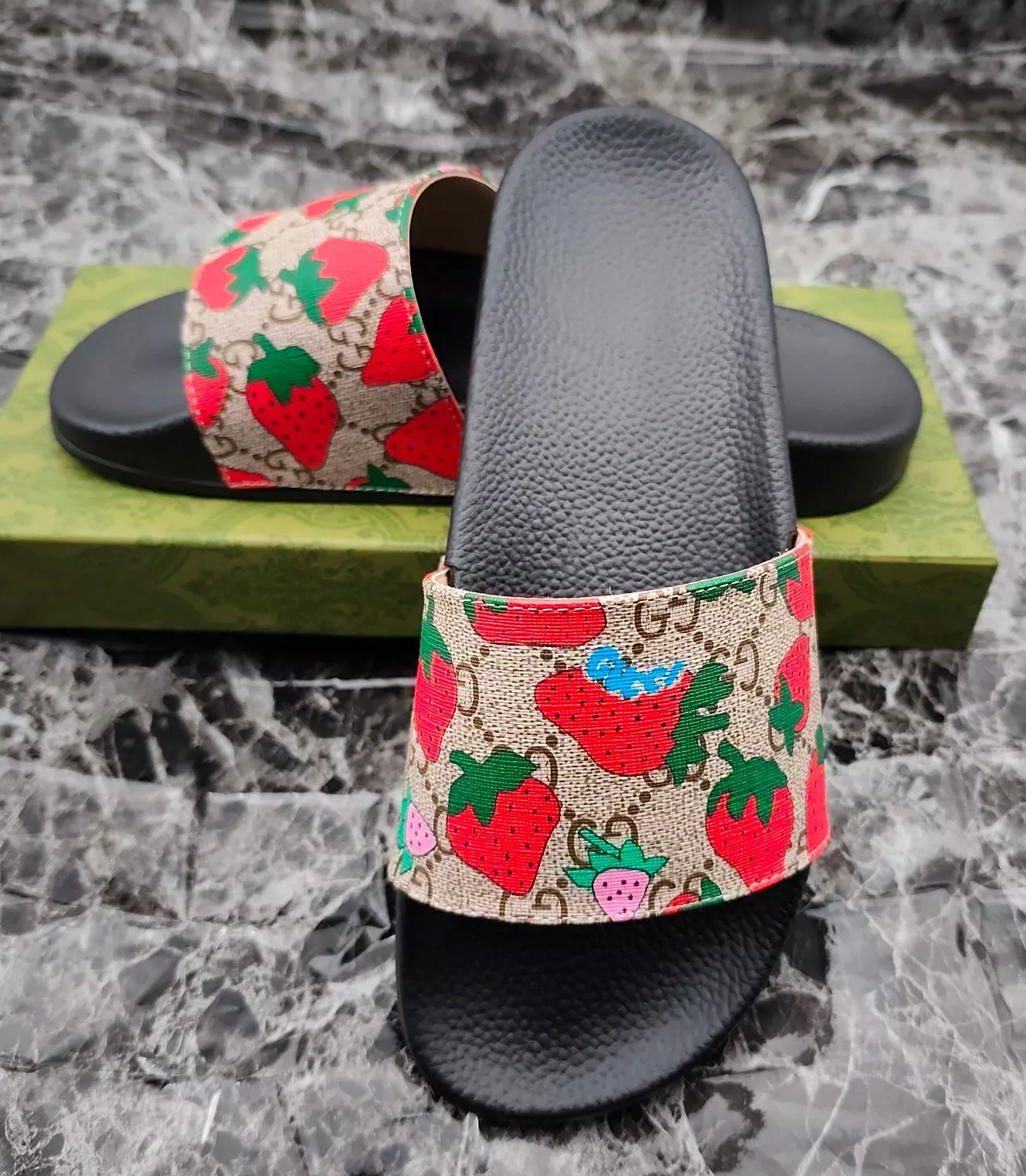 Gucci Slippers For Men Resilient 4309