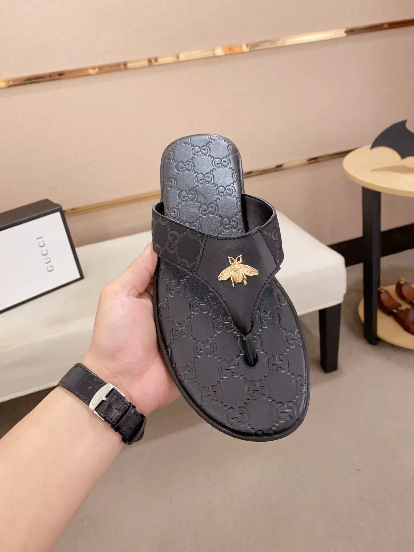 Gucci Slippers For Men Sleek 7574
