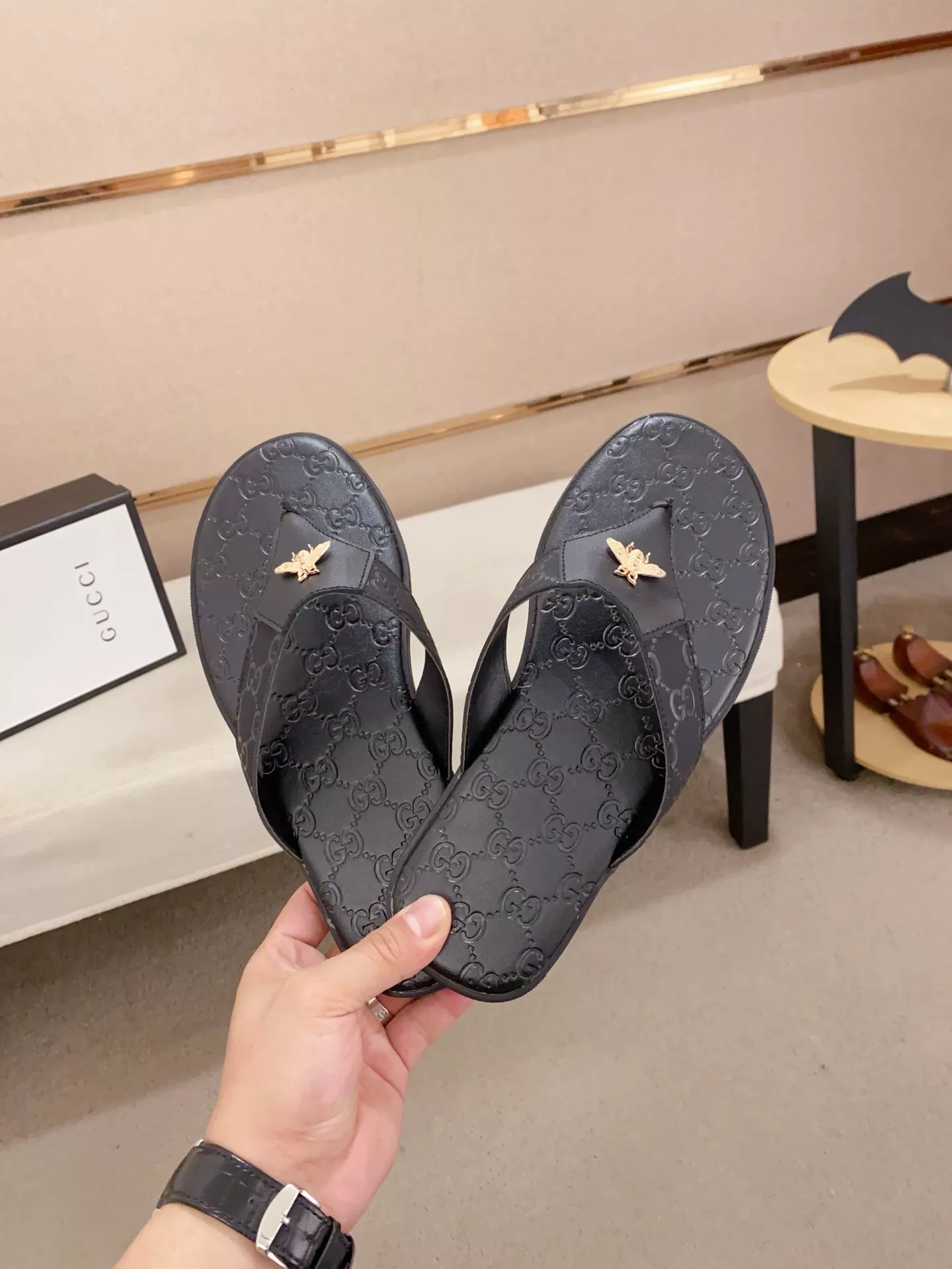 Gucci Slippers For Men Sleek 7574