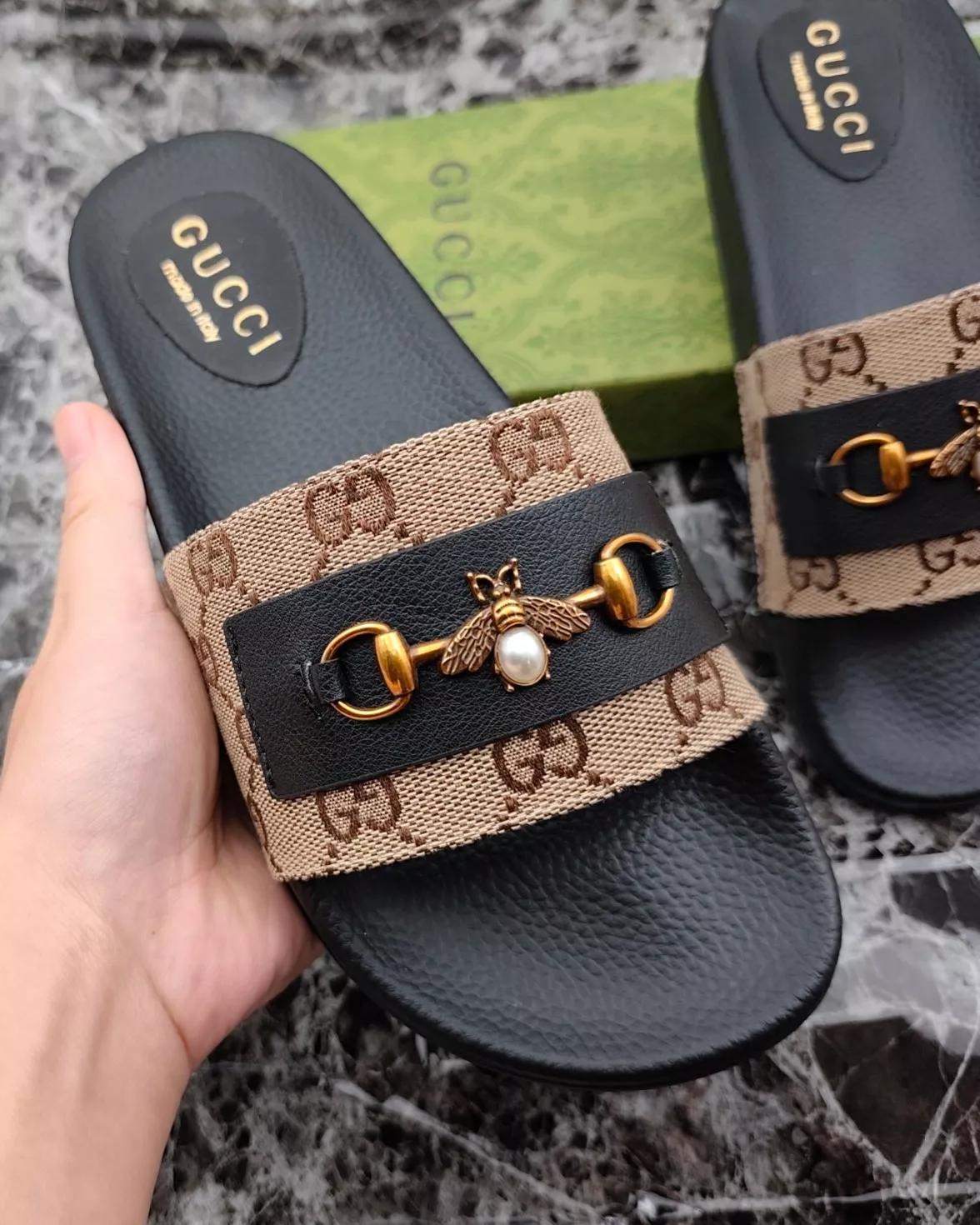 Gucci Slippers For Men Sophisticated 8214