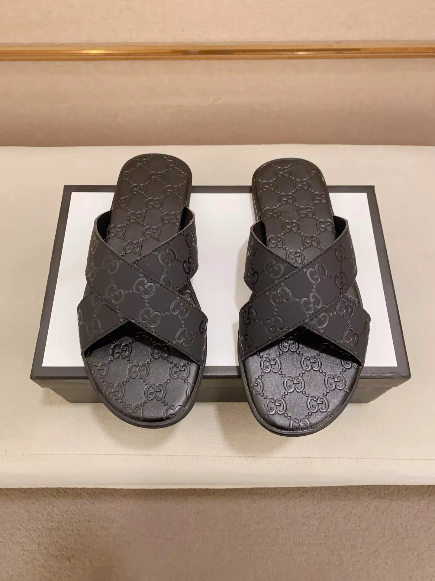 Gucci Slippers For Men Stylish 1339