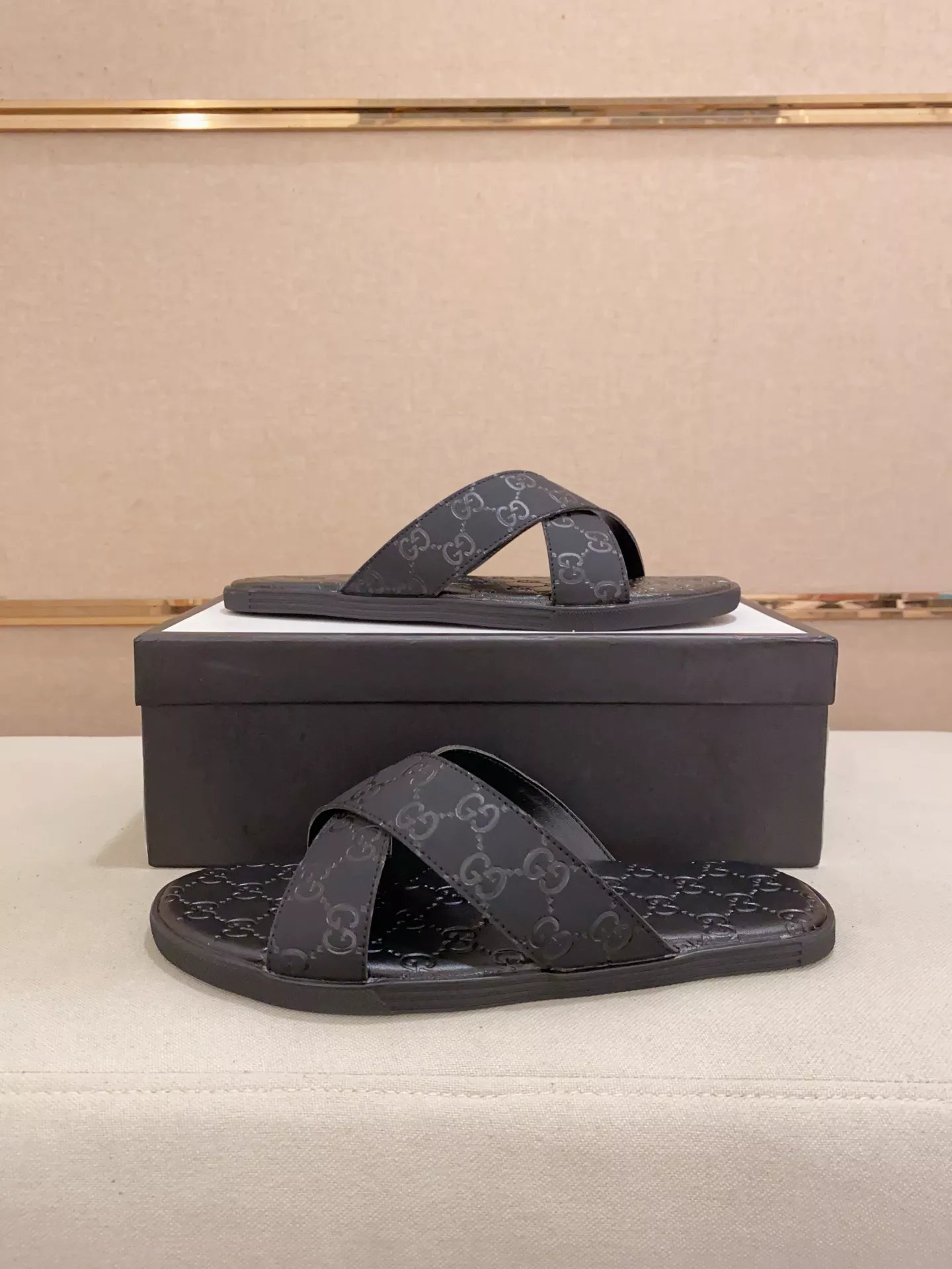 Gucci Slippers For Men Stylish 1339