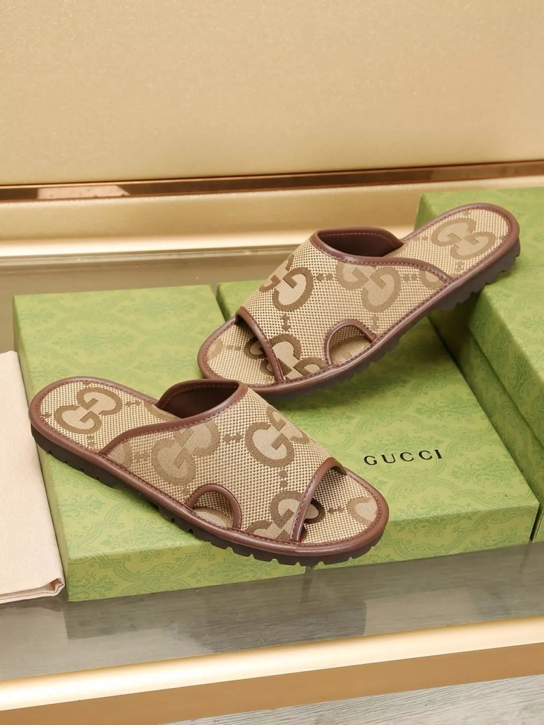 Gucci Slippers For Men Stylish 4009