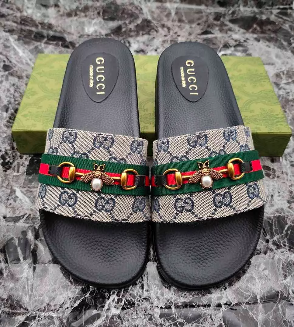 Gucci Slippers For Men Trendsetting 6391