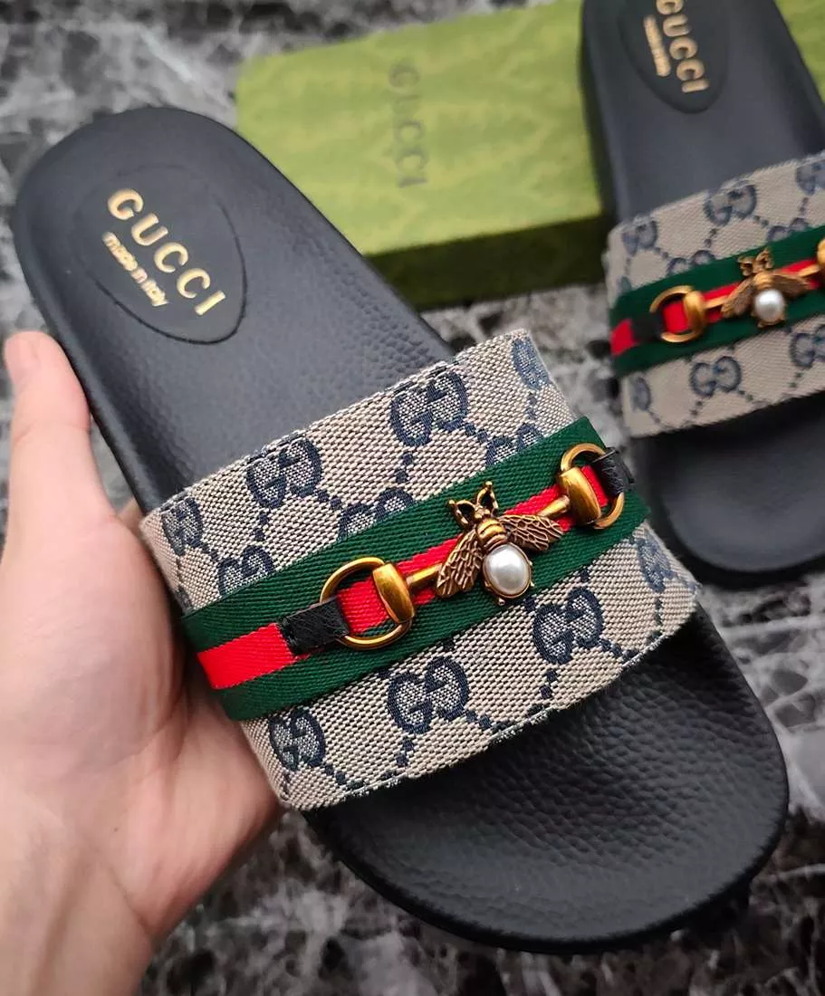 Gucci Slippers For Men Trendsetting 6391