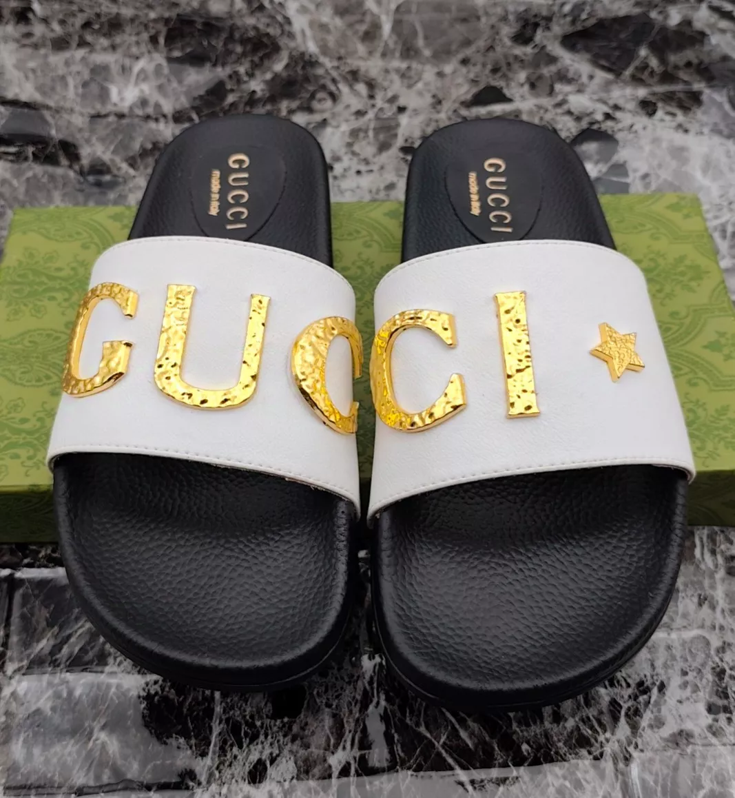 Gucci Slippers For Men Trendsetting 6488