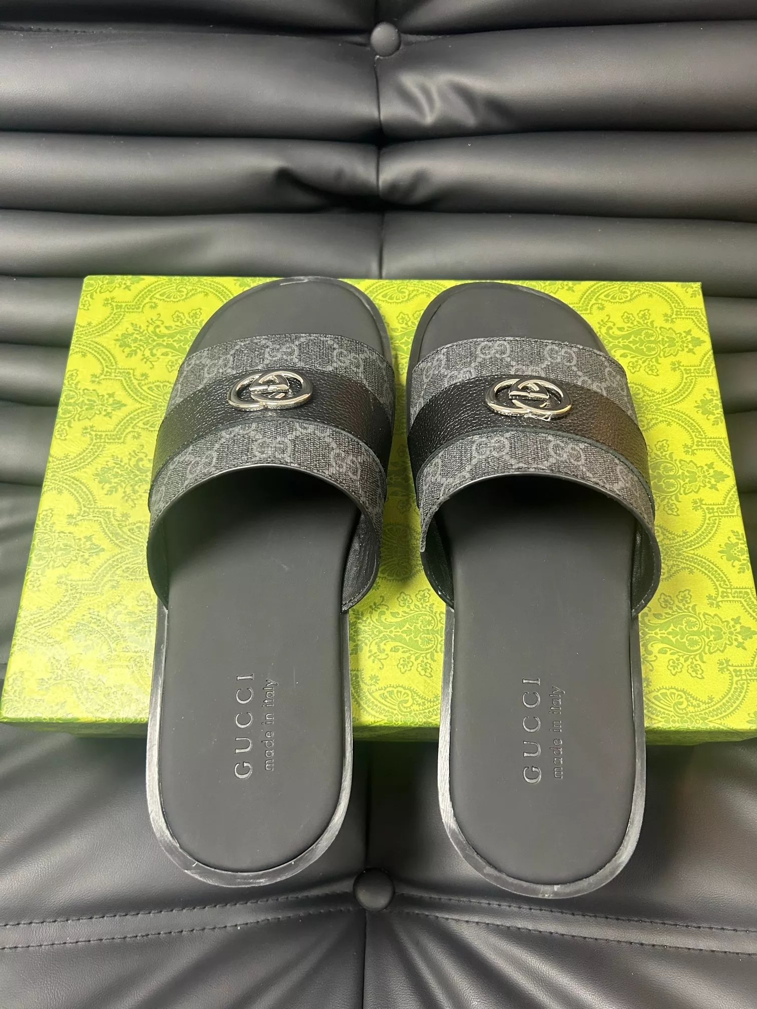 Gucci Slippers For Men Trendsetting 7474