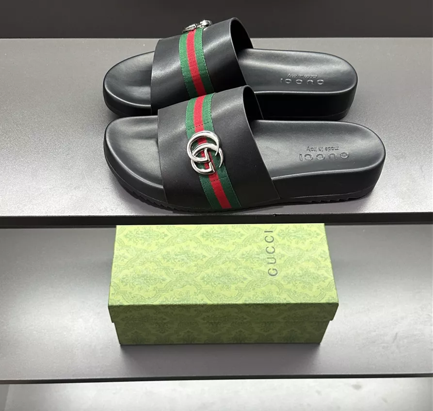 Gucci Slippers For Men Trendy 2565
