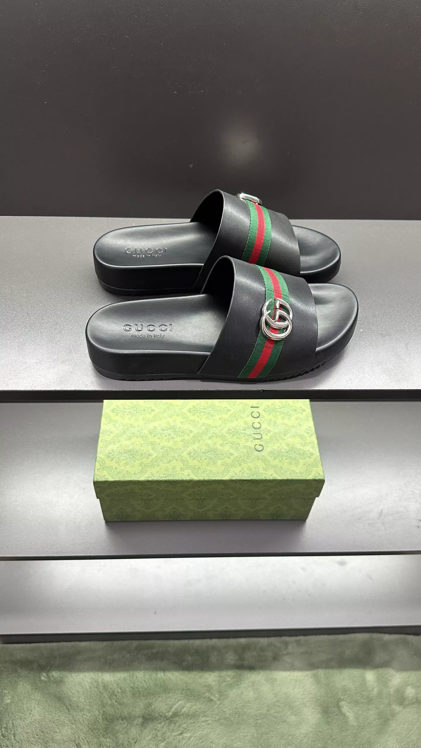 Gucci Slippers For Men Trendy 2565