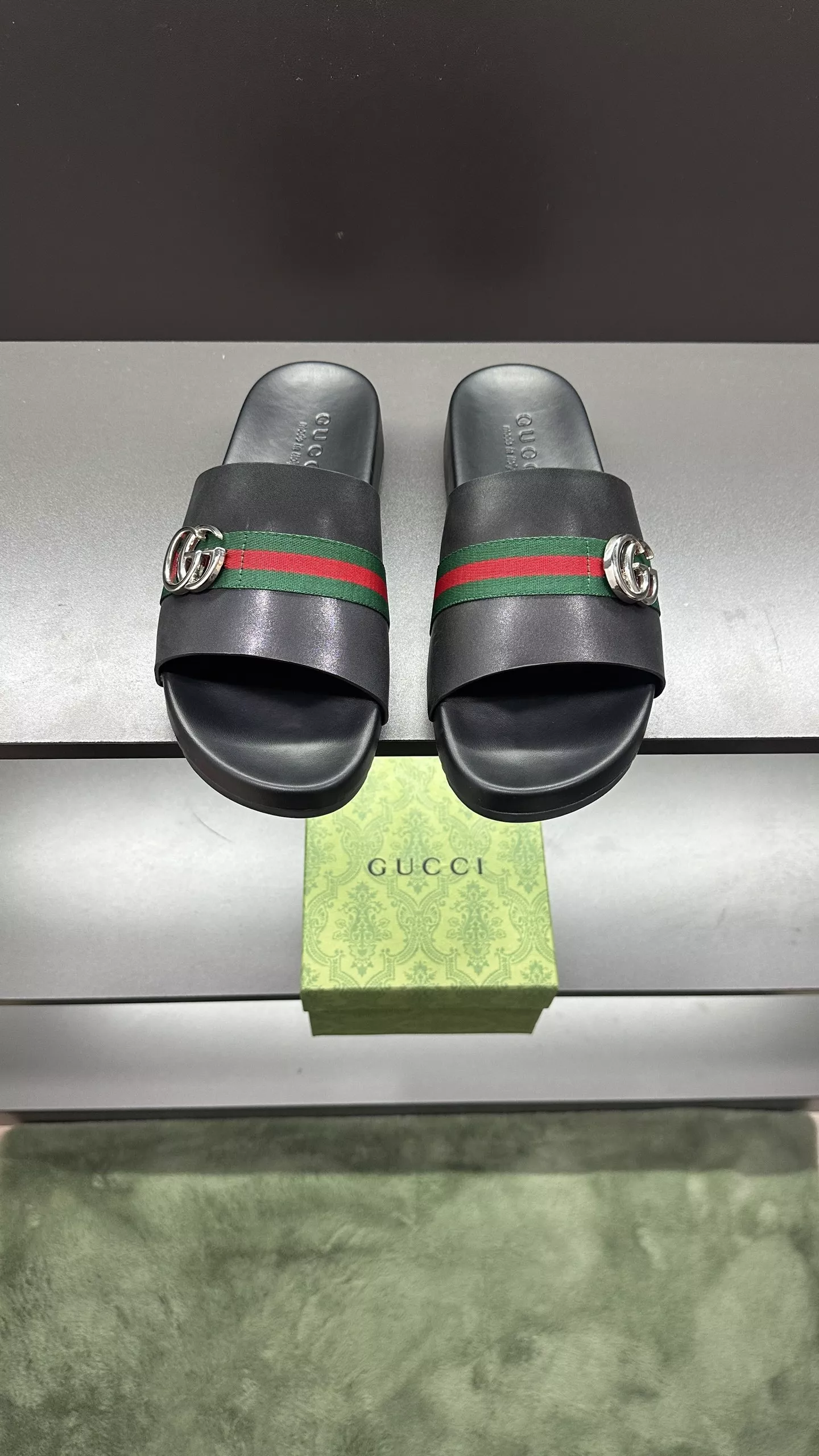 Gucci Slippers For Men Trendy 2565