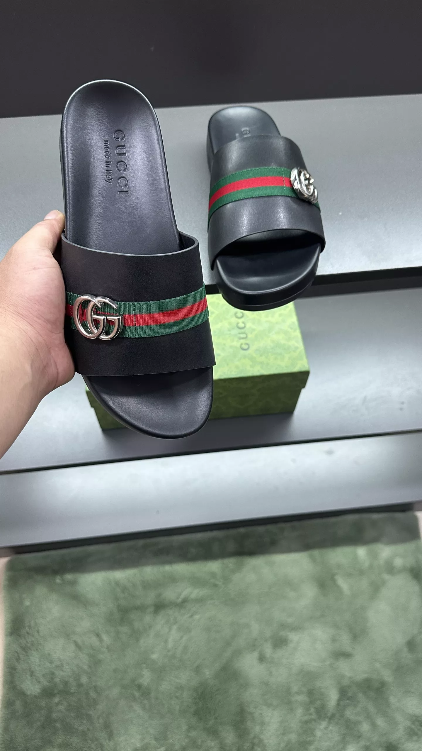 Gucci Slippers For Men Trendy 2565
