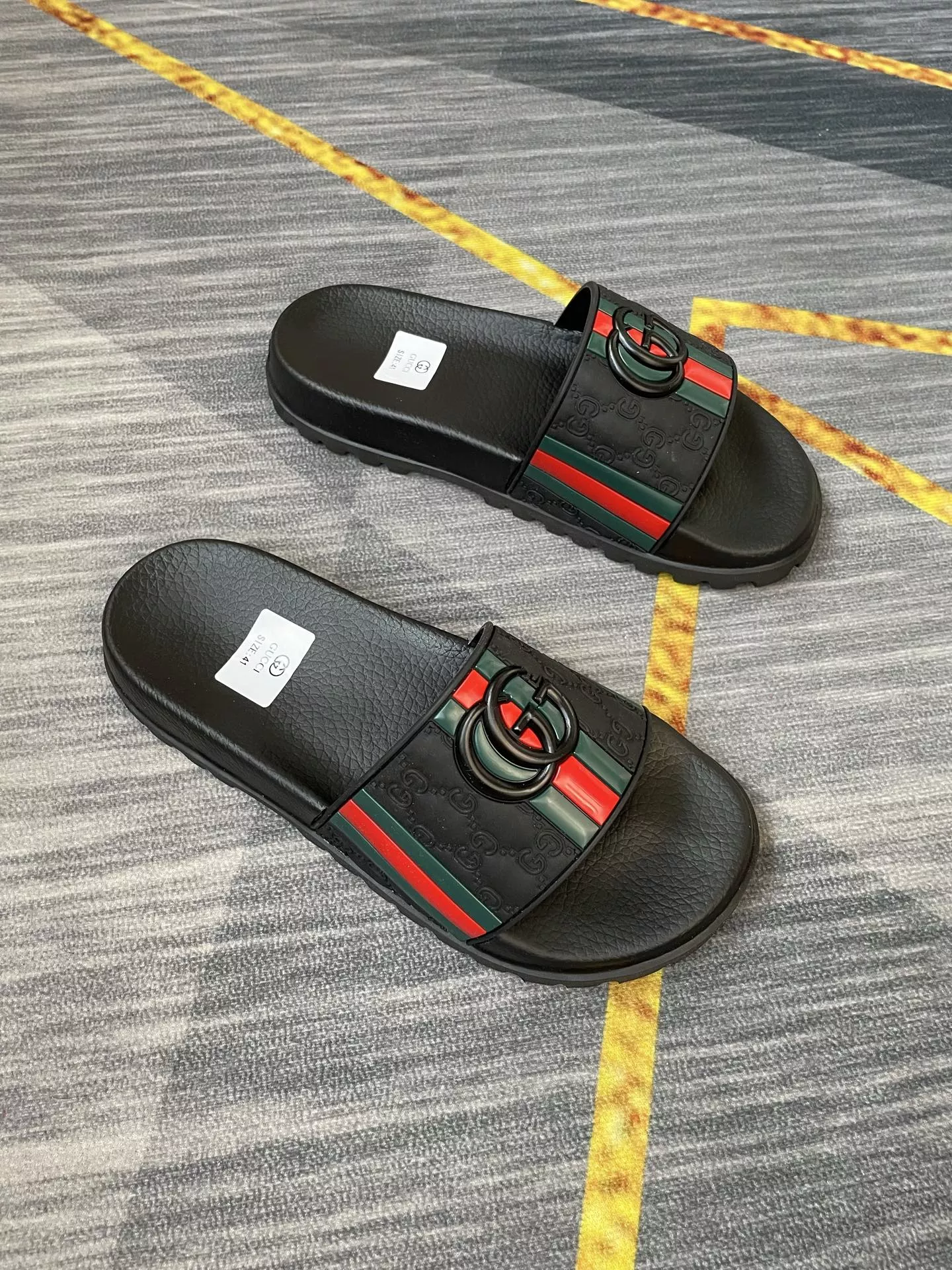 Gucci Slippers For Men Versatile 4734