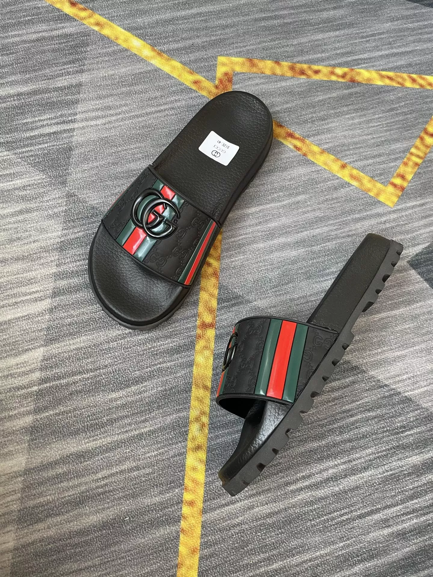 Gucci Slippers For Men Versatile 4734