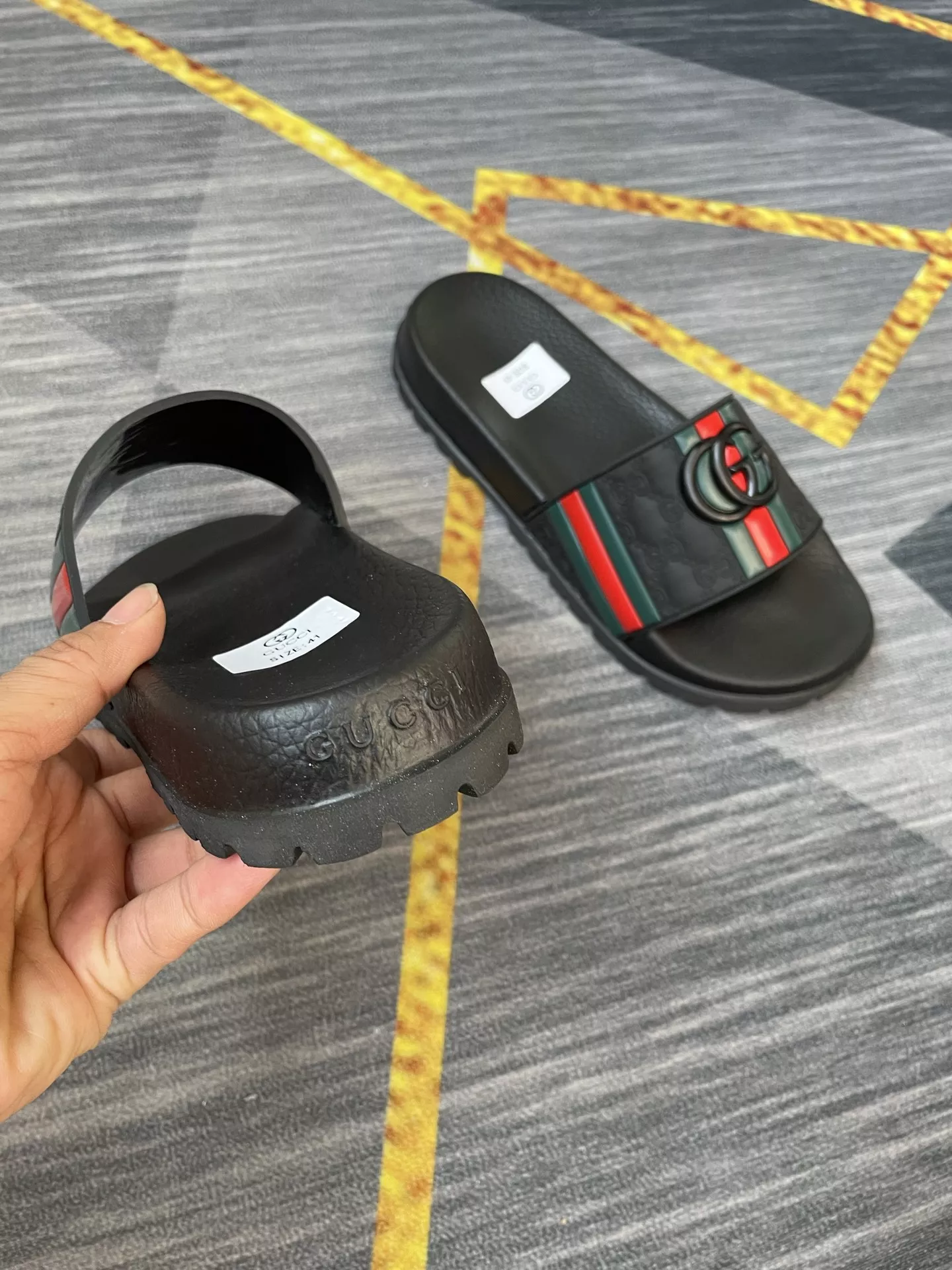 Gucci Slippers For Men Versatile 4734