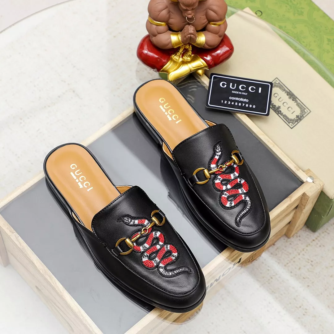Gucci Slippers For Men Vibrant 5275