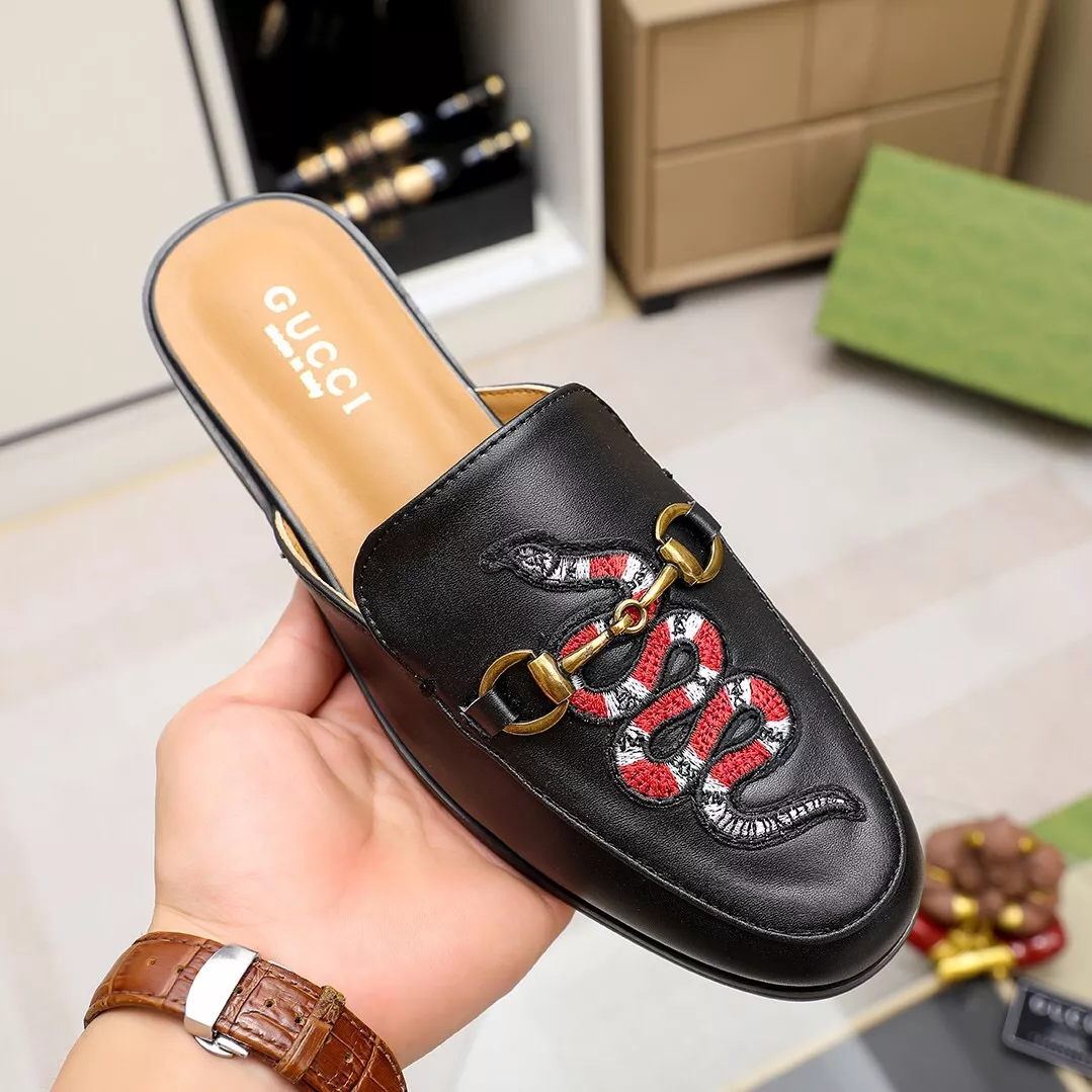 Gucci Slippers For Men Vibrant 5275