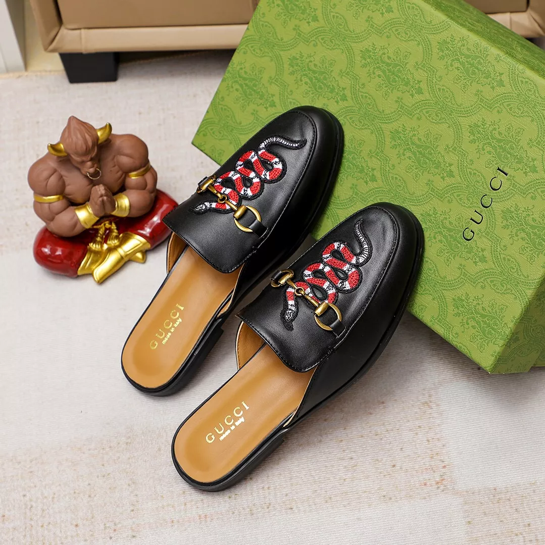 Gucci Slippers For Men Vibrant 5275