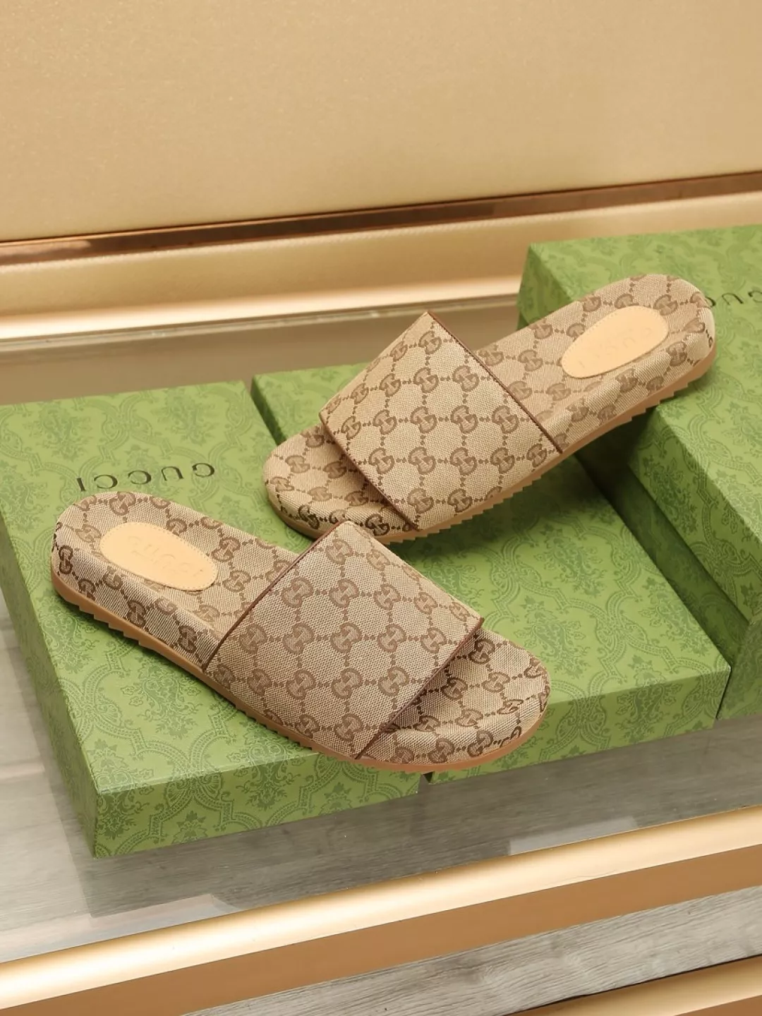 Gucci Slippers For Men Vibrant 5954