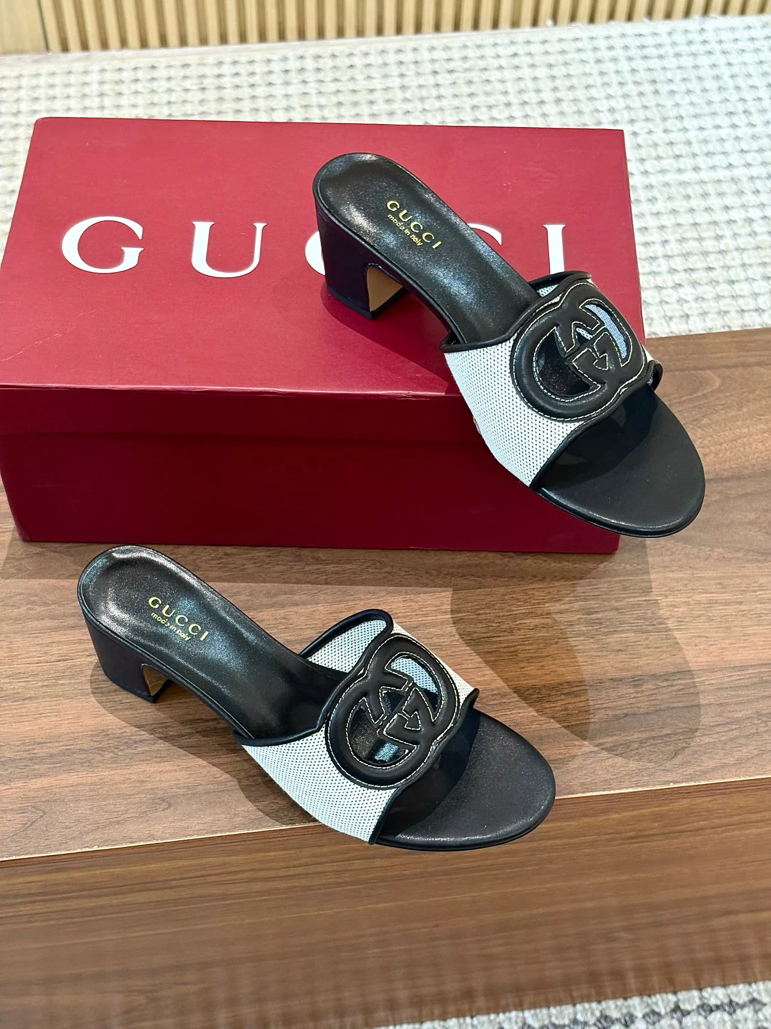 Gucci Slippers For Women Affordable 8352