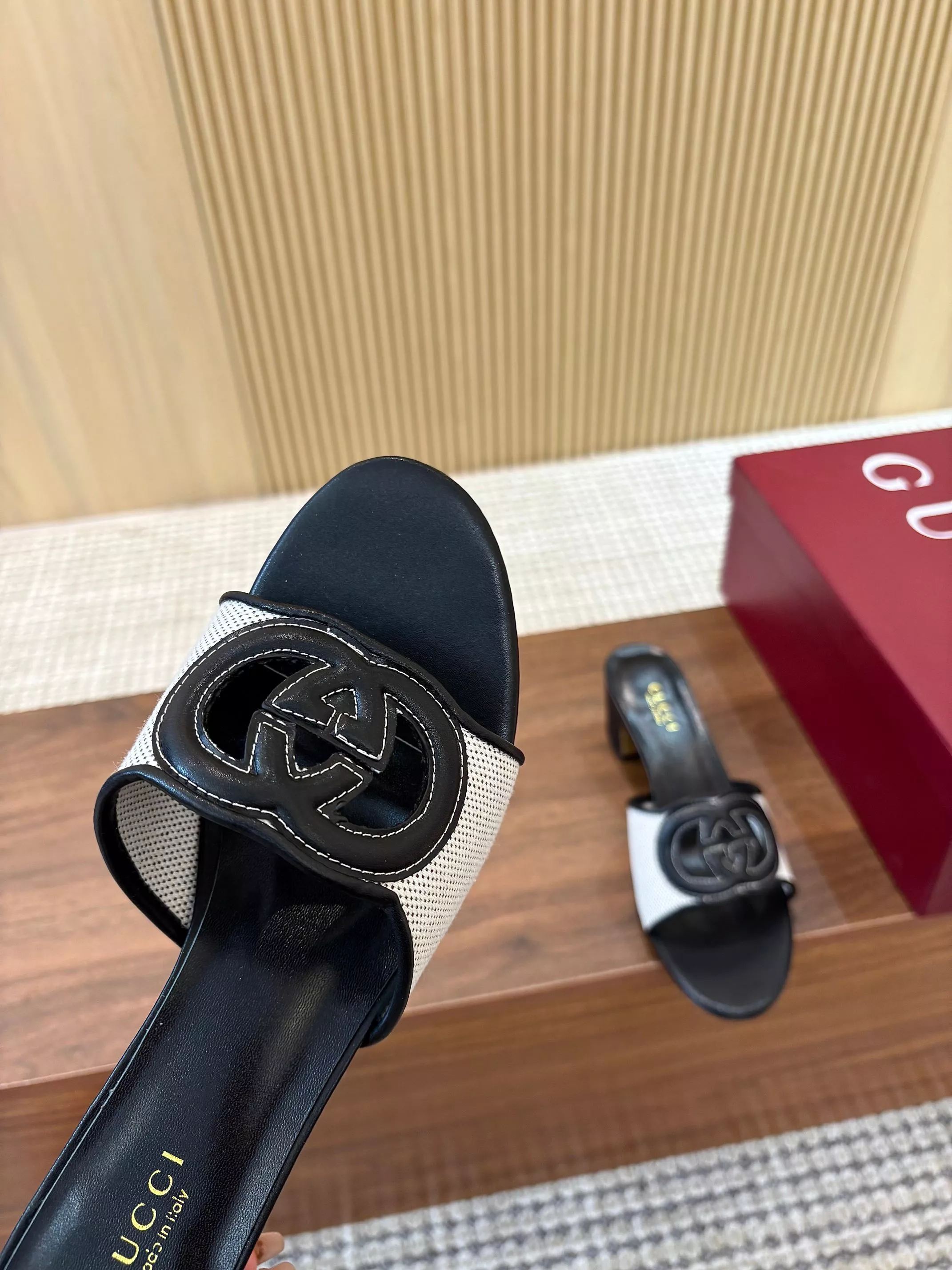Gucci Slippers For Women Affordable 8352