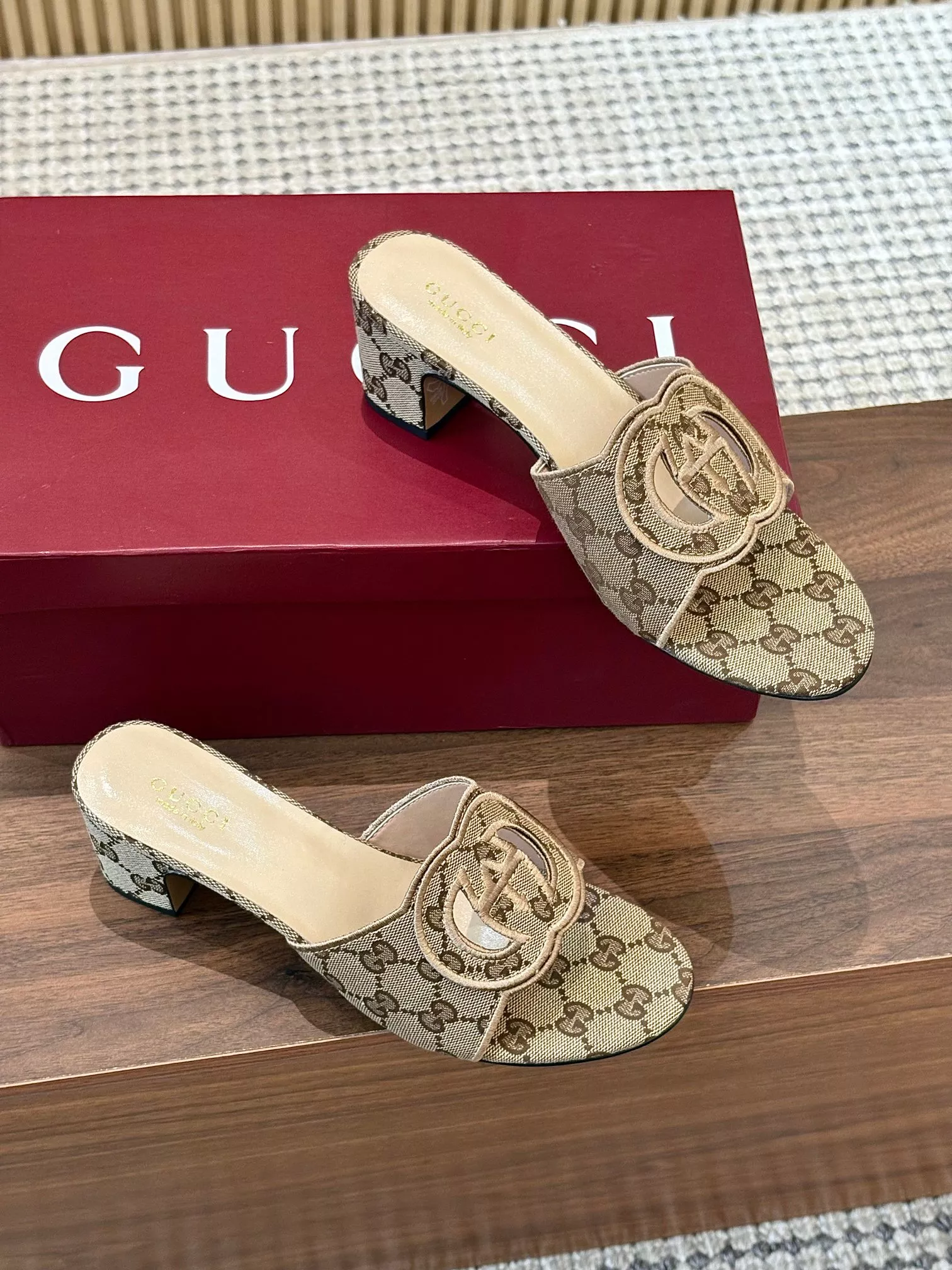 Gucci Slippers For Women Affordable 9684