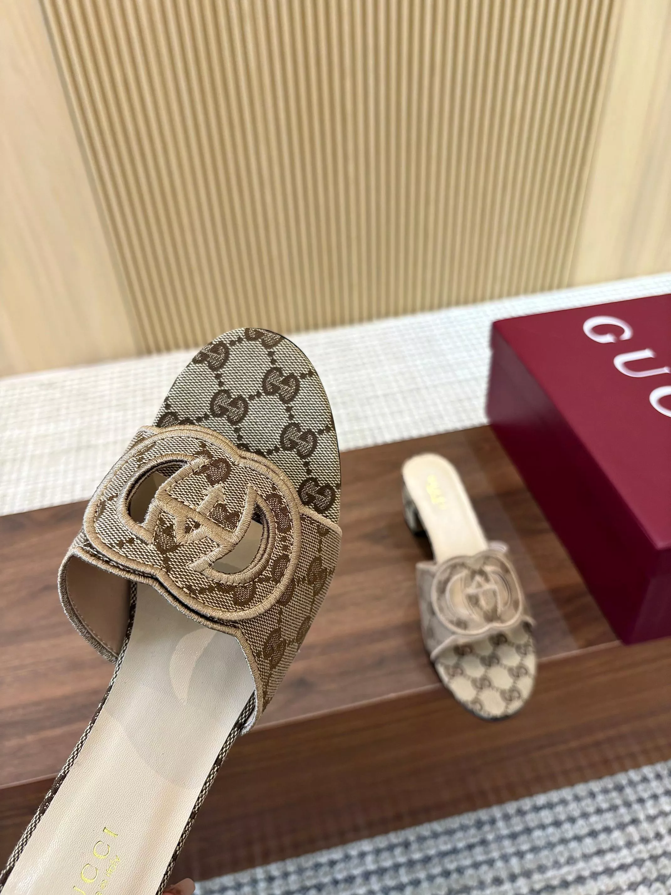 Gucci Slippers For Women Affordable 9684