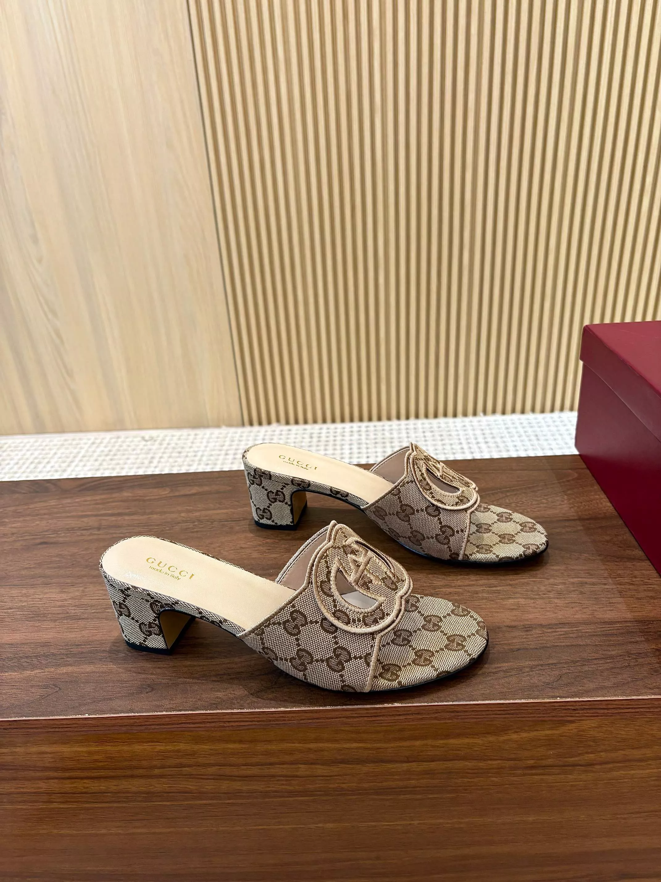 Gucci Slippers For Women Affordable 9684