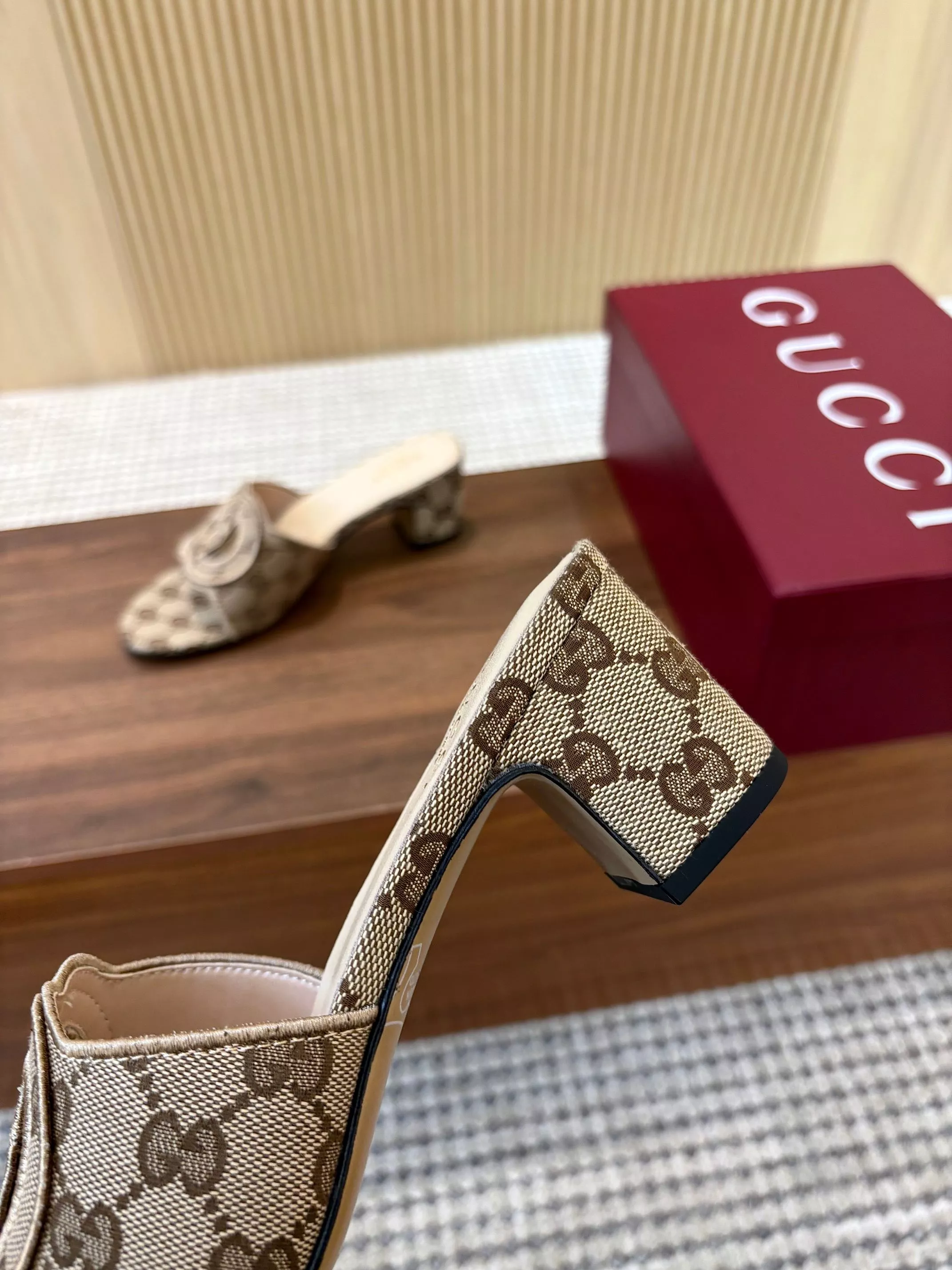 Gucci Slippers For Women Affordable 9684