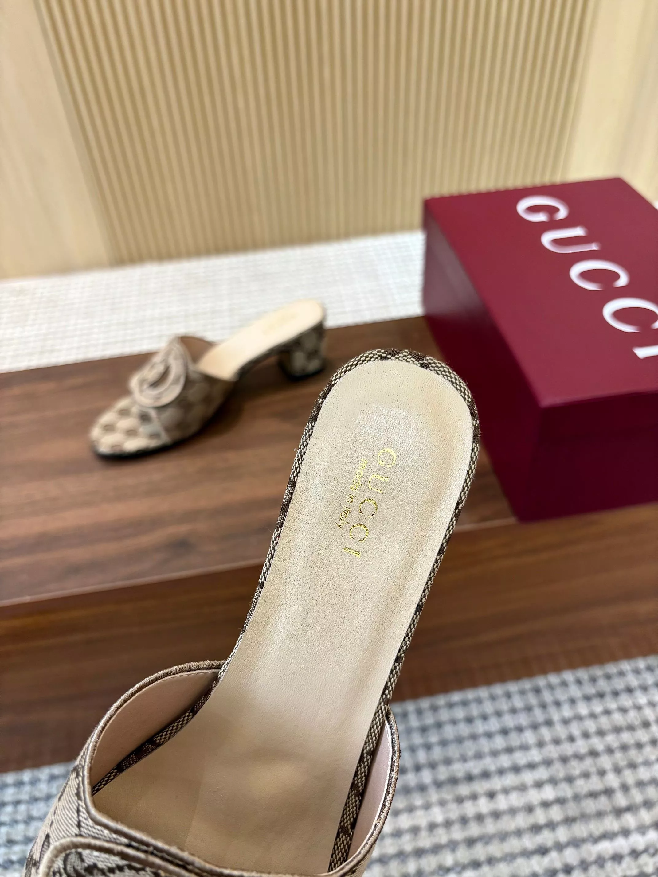 Gucci Slippers For Women Affordable 9684